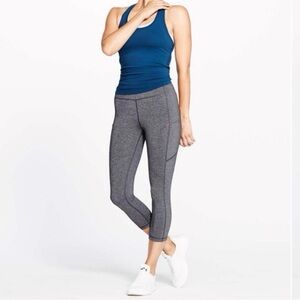 Lululemon Speed Up Crop (21")
Heathered Black